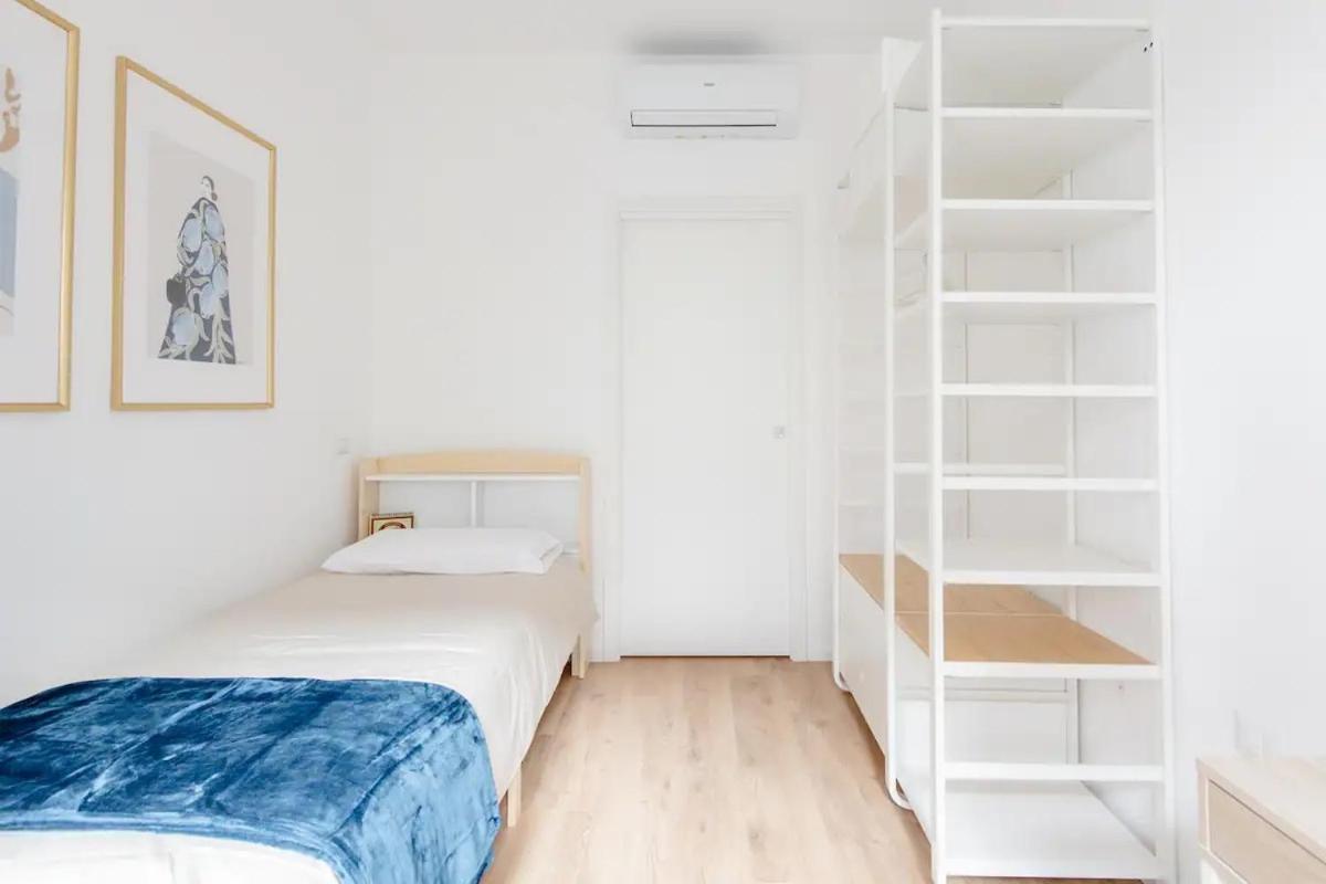 Luxury 2 Bedroom Apartament, Close To San Siro, Fiera And 10 Min Metro To Duomo Mediolan Zewnętrze zdjęcie