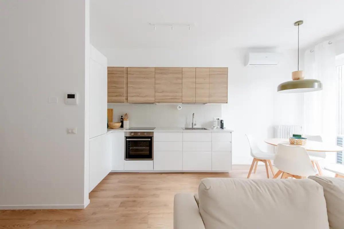 Luxury 2 Bedroom Apartament, Close To San Siro, Fiera And 10 Min Metro To Duomo Mediolan Zewnętrze zdjęcie