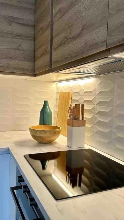 Luxury 2 Bedroom Apartament, Close To San Siro, Fiera And 10 Min Metro To Duomo Mediolan Zewnętrze zdjęcie