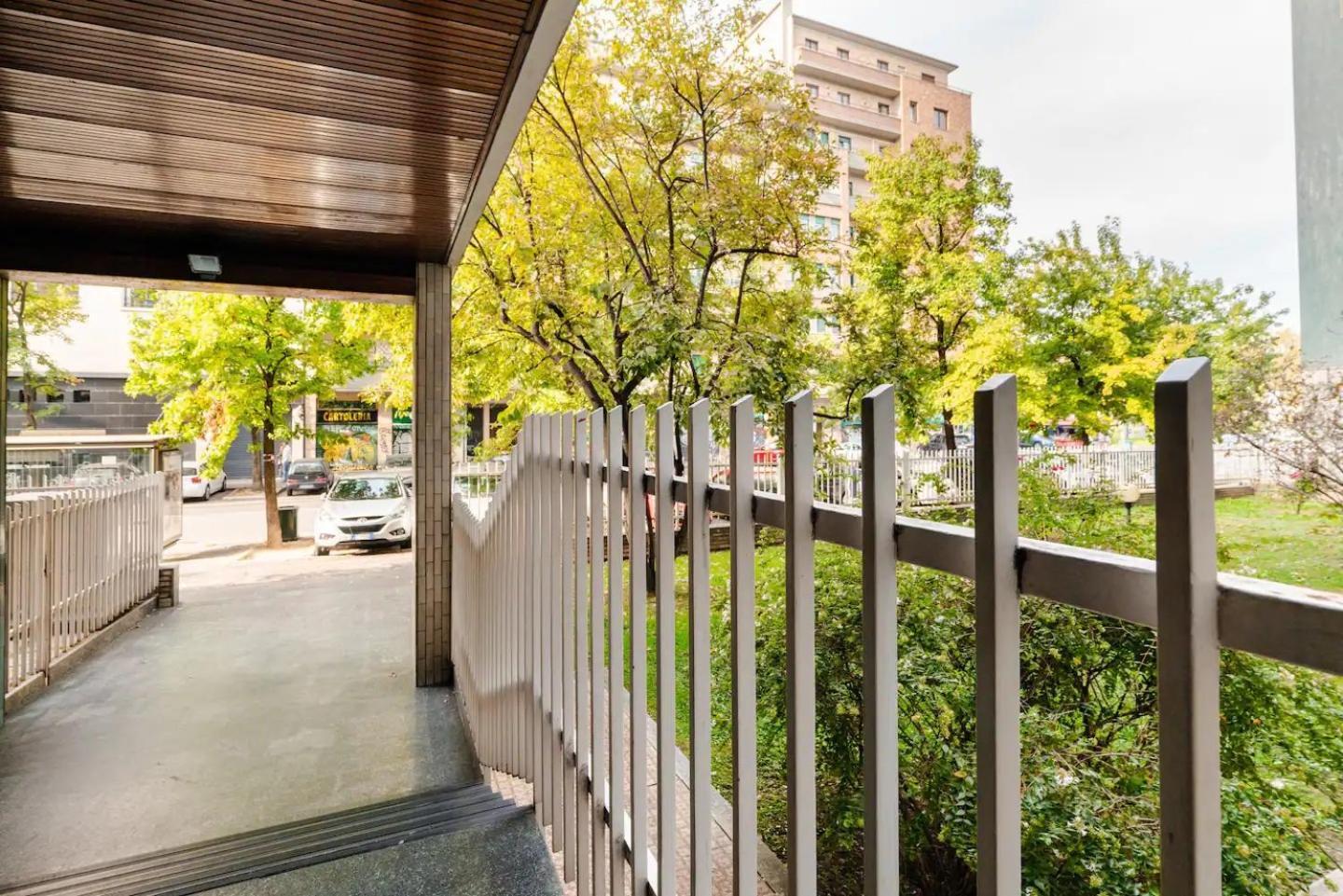 Luxury 2 Bedroom Apartament, Close To San Siro, Fiera And 10 Min Metro To Duomo Mediolan Zewnętrze zdjęcie